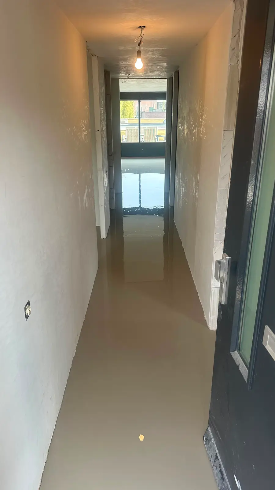 Geëgaliseerde vloer met vloerverwarming door Artdrecht (1)